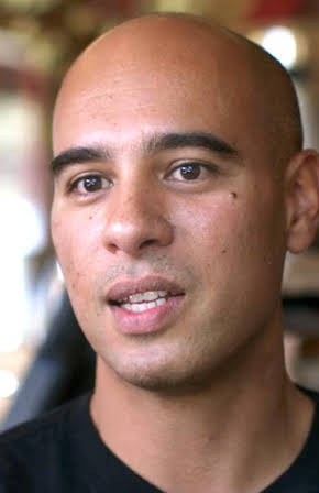 Leo Babauta as 