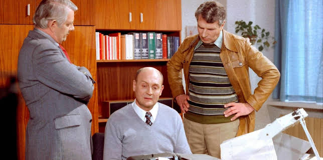 22:10: Polizeiruf 110: Doppeltes Spiel | MDR Fernsehen | 12/8 2025