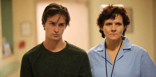 04:05: Der ondskapen bor (S5 E6) (S5) | FEM | 11/20 2025