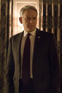 04:56: House of Cards (T6): Episodio 3 | AXN | 7/18 2026