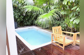 Hunting Vintage, Season 1: Hunting for Conch in Key West