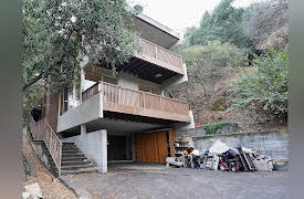 Flipping 101 with Tarek El Moussa, Season 1: Style vs. Substance