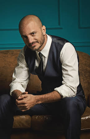 Nicolas Vaporidis as 