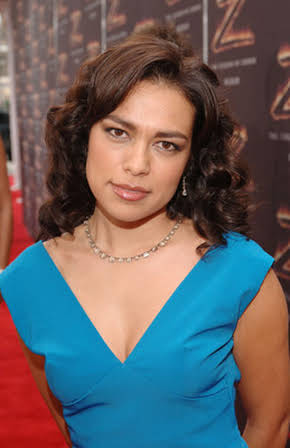 Giovanna Zacarías as 