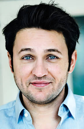 Dimitrij Schaad as 