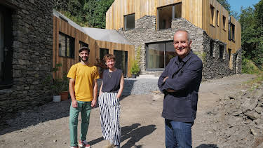7:55 PM: Grand Designs | More 4 | 12/27 2025