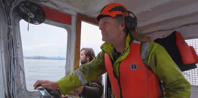 22:00: Tuffa timmerstockar (S3 E4) (S3) | TV10 | 2/3 2026