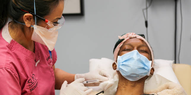 00:25: Dr. Pimple Popper (S3 E15) (S3) | TLC | 11/8 2025