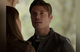 The Arrangement, Season 1: Nudity Clause