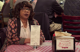 Buried by the Bernards: Una cita para la abuela