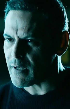 Roberto Enríquez as Conrado
