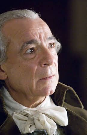 José Luis Gómez as Ernesto Martel
