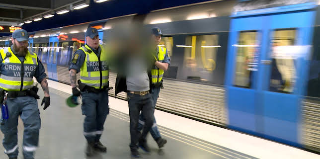 23:50: T-banen Stockholm (S5 E13) (S5) | MAX | 3/12 2026