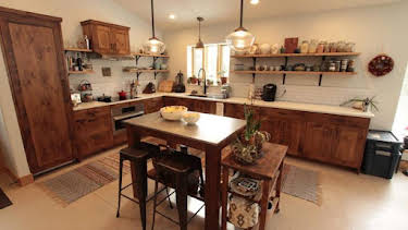 12:00 PM: Building Off The Grid (S5) | Discovery Channel | 4/6 2026