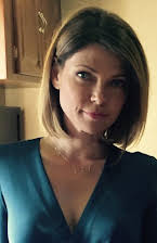 Nicole de Boer as 