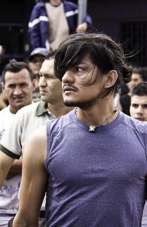 Leynar Gomez as 