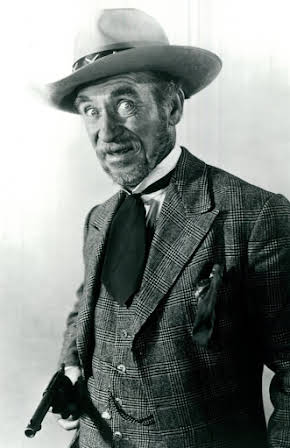 Andy Clyde as 