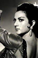 Lola Flores como Cora Benamejí