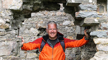 8:30 AM: Weatherman Walking (S2) | BBC Two | 1/13 2026