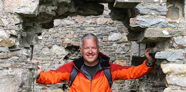 7:30 AM: Weatherman Walking (S2) | BBC Two | 1/13 2026