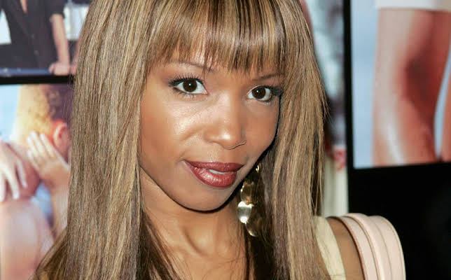 Elise Neal