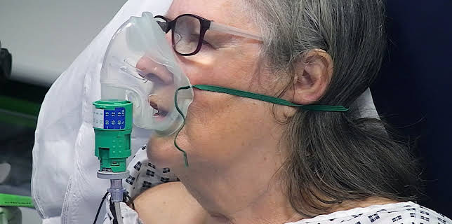 10:00 PM: 24 Hours in A&E | More 4 | 1/18 2026