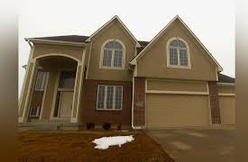 House Hunters: Volume 1: Leaping to Lee's Summit, MO