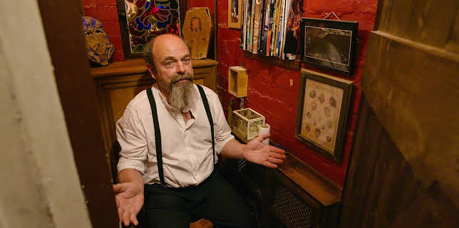 12:05 AM: Outrageous Homes | Channel 4 | 11/27 2025