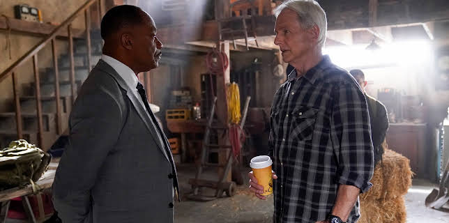 04:25: NCIS (S19 E2) (S19) | TV8 | 12/30 2025