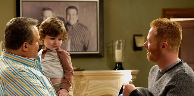 11:00 AM: Modern Family | E4 | 12/9 2025