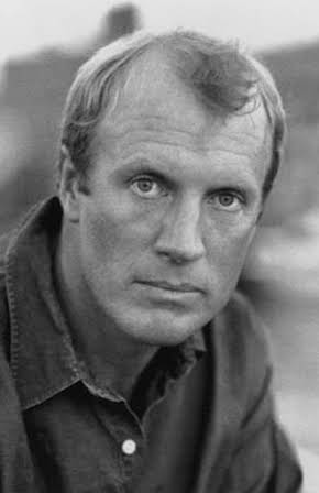 Robert Prescott as 