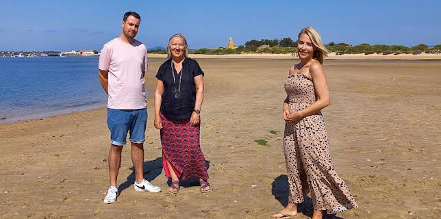 10:00 AM: A Place in the Sun | More 4 | 3/7 2026