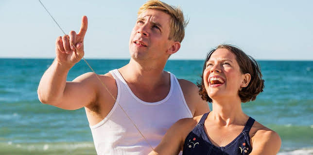 09:30: Seaside Hotel (S02/E04) | One | 1/20 2026