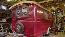 Bangers & Cash (S13 E6)