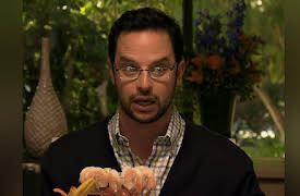 The League Season 1: Sunday at Ruxin's