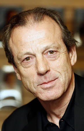 Leslie Grantham as 