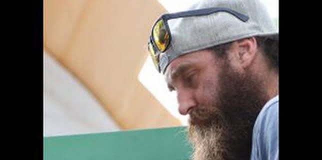 20:16: Restauradores de cabañas: Paz, amor y un pino caído | Discovery | 3/17 2026