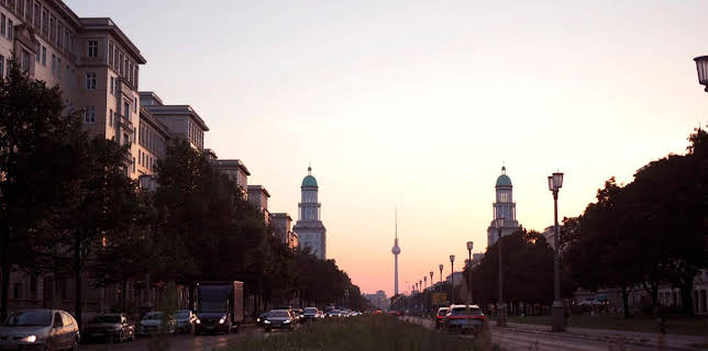 20:15: 30 Dinge, warum wir den Friedrichshain lieben | RBB Fernsehen | 11/28 2025