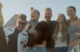 The Tinellis: A Family Full of Illusions