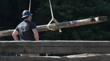 10:00 PM: Barnwood Builders (S7) | Discovery Channel | 9/20 2026