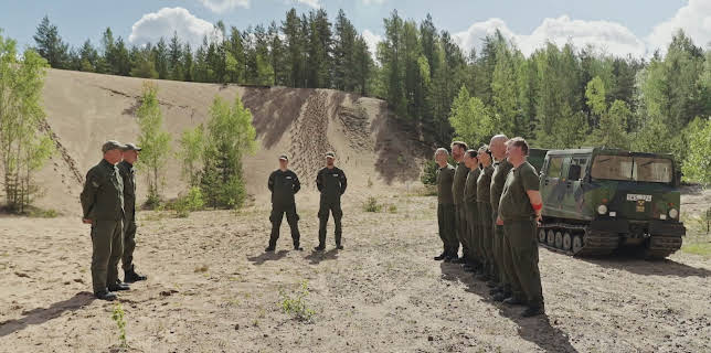 18:40: Kompani Svan (S4 E15) (S4) | Kanal 9 | 12/10 2025