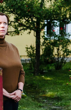 Gisela Aderhold as 