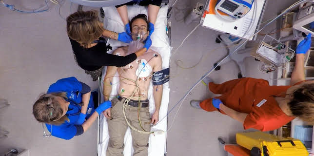 9:00 PM: The Emergency Ward | More 4 | 11/16 2025