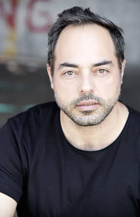 Mario Tardón as 