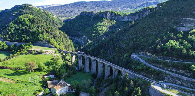 3:00 AM: World's Most Scenic Railway Journeys (S6 E8) (S6) | Channel 5 | 1/17 2026