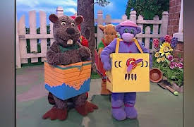 Elliot Moose: Ride Share / Fistful of Crayons / The Socksness Monster