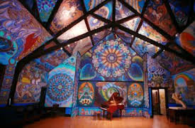 Unike interiør: Dukkehuset, huset med veggmaleriene, den foranderlige leiligheten