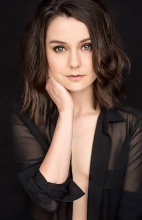 Kat de Lieva as Sara