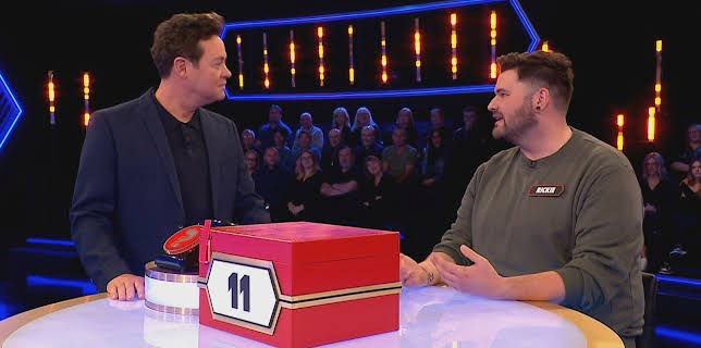 4:00 PM: Deal or No Deal (S2 E15) (S2) | ITV | 12/12 2025