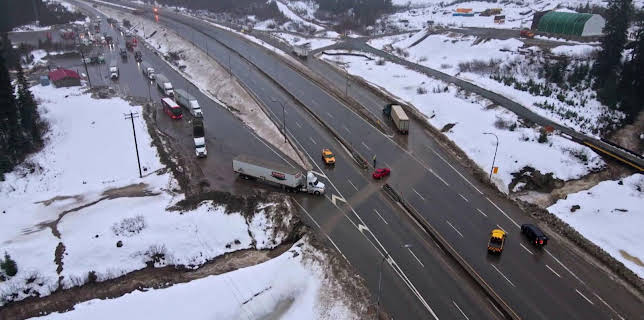 08:35: Highway Thru Hell (S11 E1) (S11) | TV10 | 1/16 2026